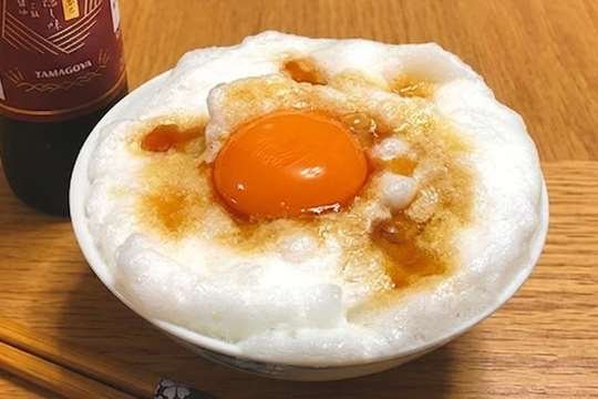 Raw egg in rice